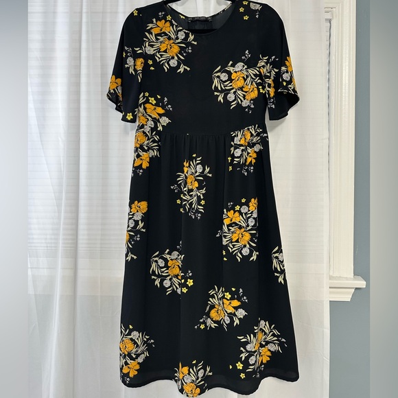 Zara Dresses & Skirts - Zara Floral Black Dress